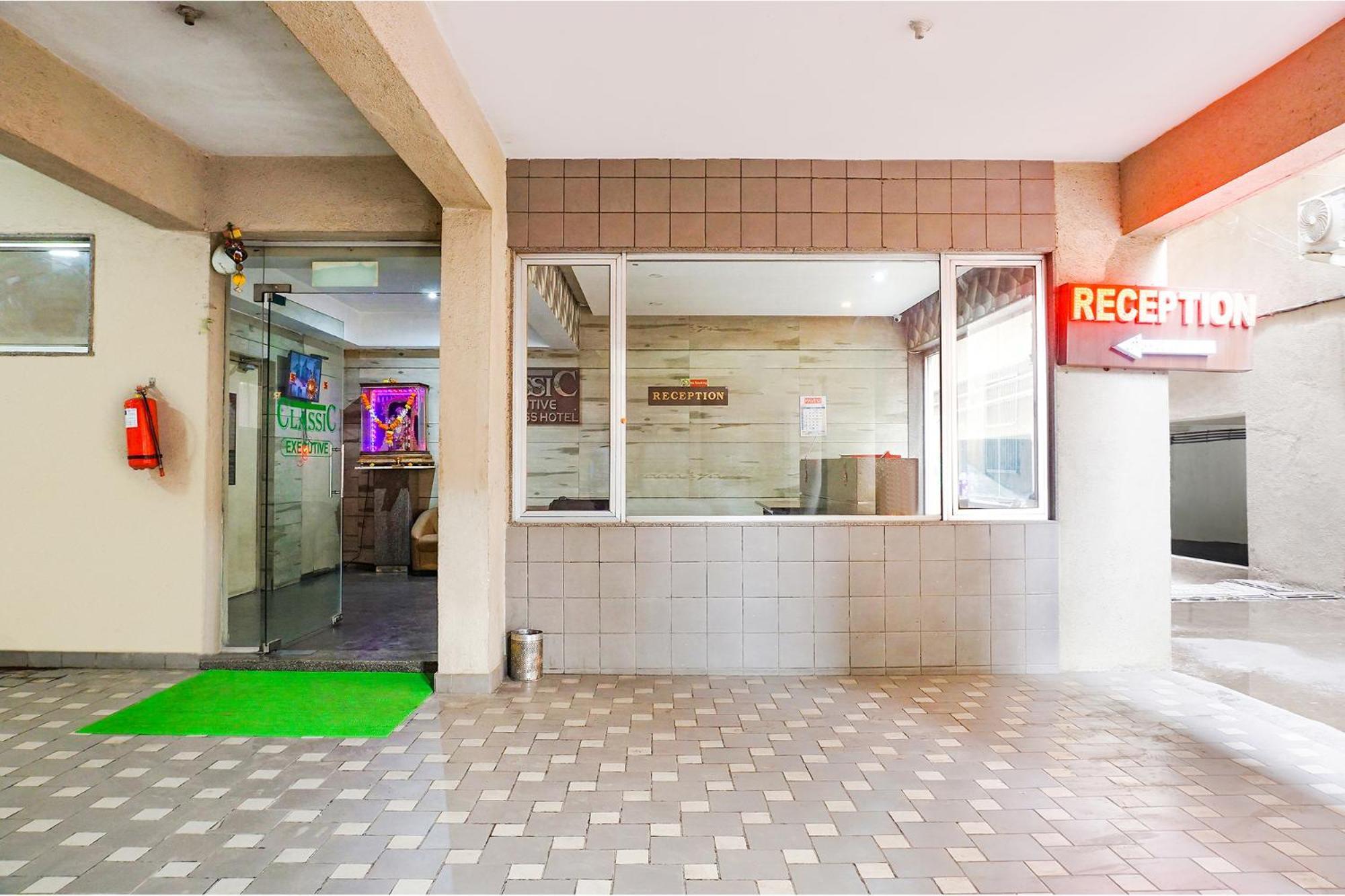Fabhotel Classic Executive Phursungi Luaran gambar