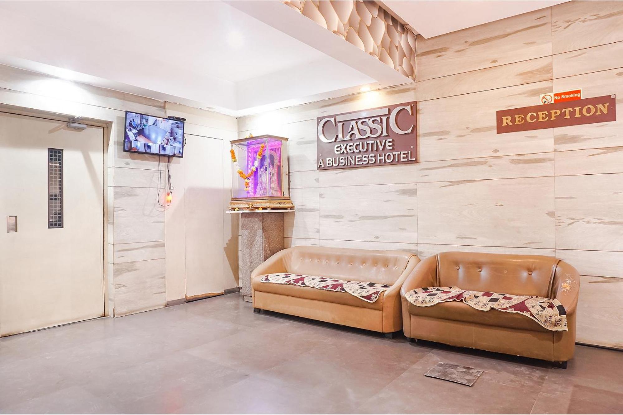 Fabhotel Classic Executive Phursungi Luaran gambar